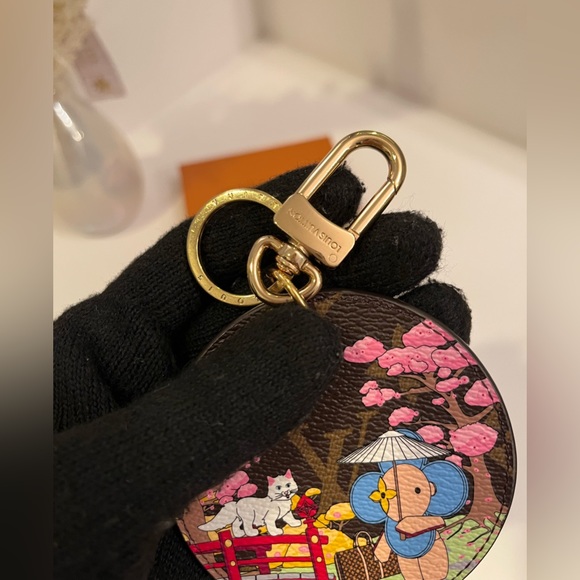 🎀LOUIS VUITTON Illustre Japanese Garden Xmas Bag Charm and Key Holder - Picture 2 of 5